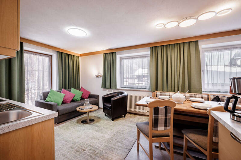 Wohn-Essbereich im Appartement Top 1